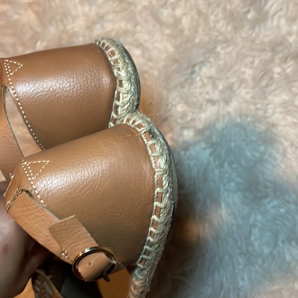 Old Navy Tan Sandals/Espadrille- Size 7 - Picture 5 of 8